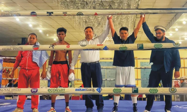 yunus khan - Yunus Khan Dominates in Peshawar Ring