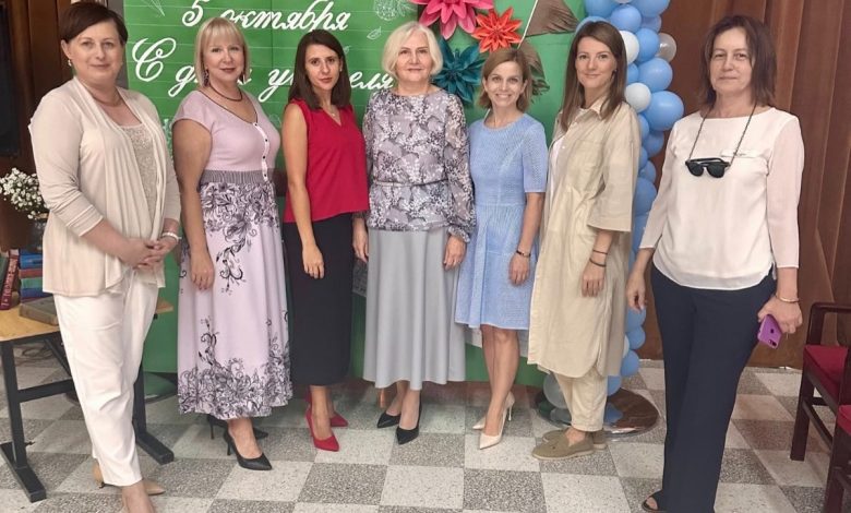 teachers day - Russian Embassy Marks Teachers Day with School Concert