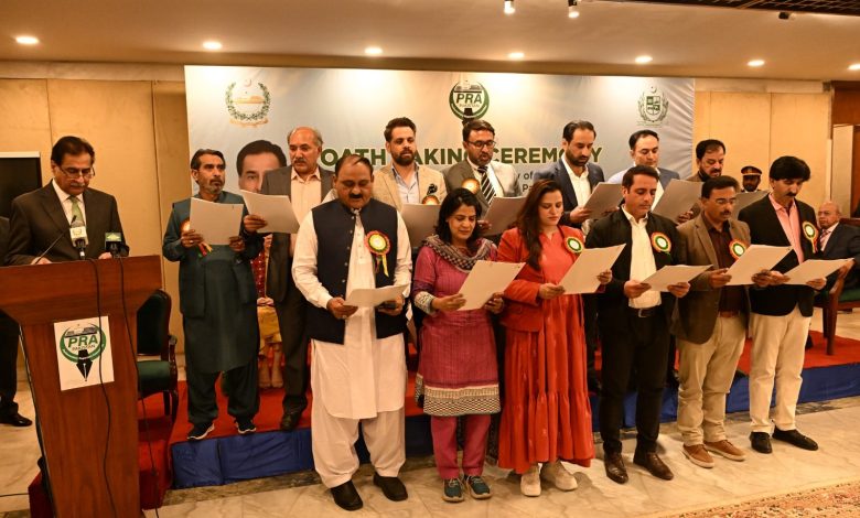 pra pakistan - PRA Pakistan Leaders Take Oath at Parliament House