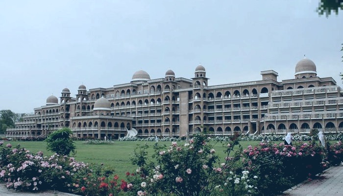 peshawar university - Peshawar University Closes Nine Departments